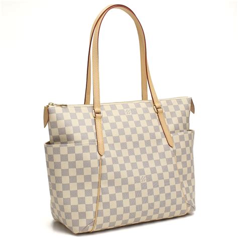 louis vuitton checkerboard purse.